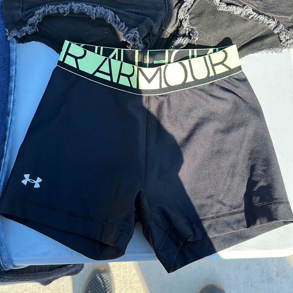 Under armor spandex shorts